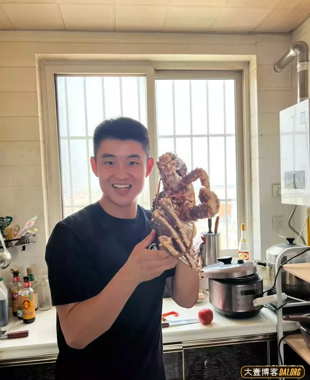 来自郑州的消防兵哥哥，看起来很顾家务实，是父母会喜欢的那种