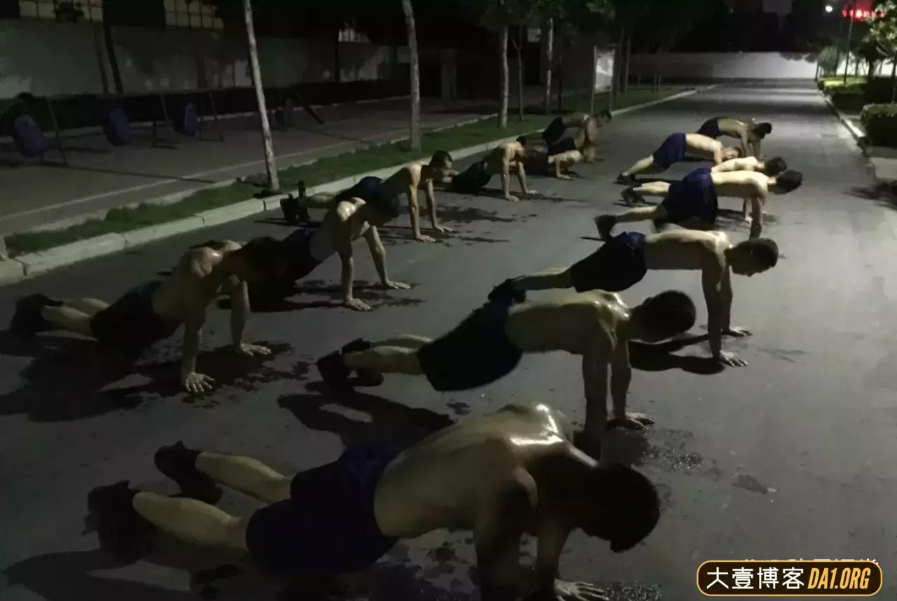 来自郑州的消防兵哥哥，看起来很顾家务实，是父母会喜欢的那种