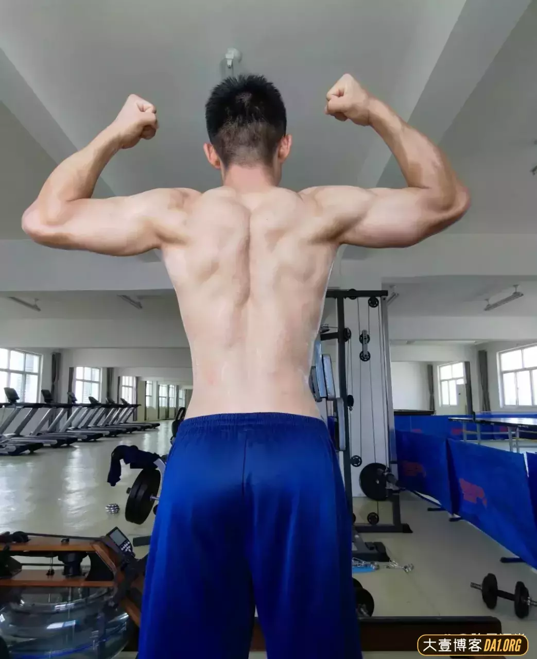 来自郑州的消防兵哥哥，看起来很顾家务实，是父母会喜欢的那种