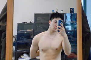 百变帅哥穿上正装单膝下跪向你催婚,你会同意吗?-大壹博客