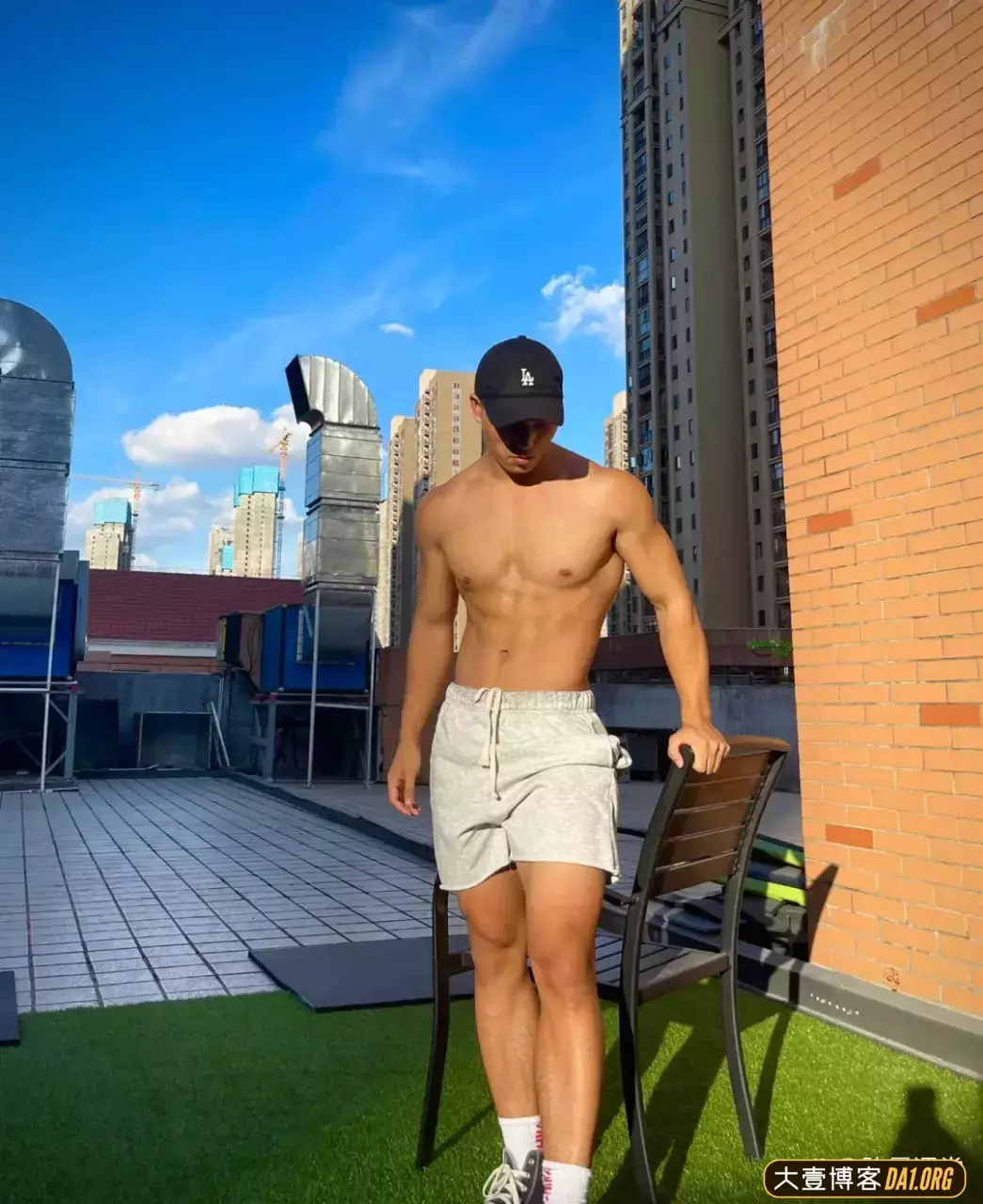 湖北宝藏男教练，身材真绝！