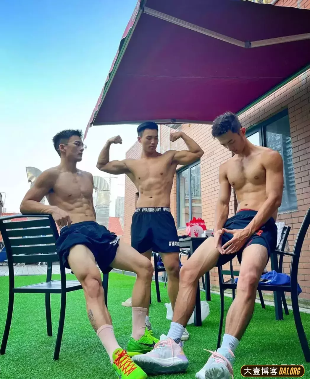 湖北宝藏男教练，身材真绝！