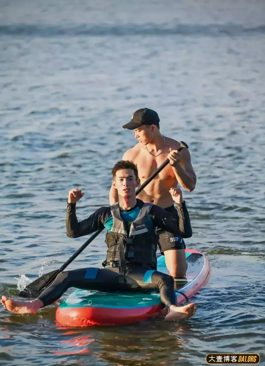 湖北宝藏男教练，身材真绝！