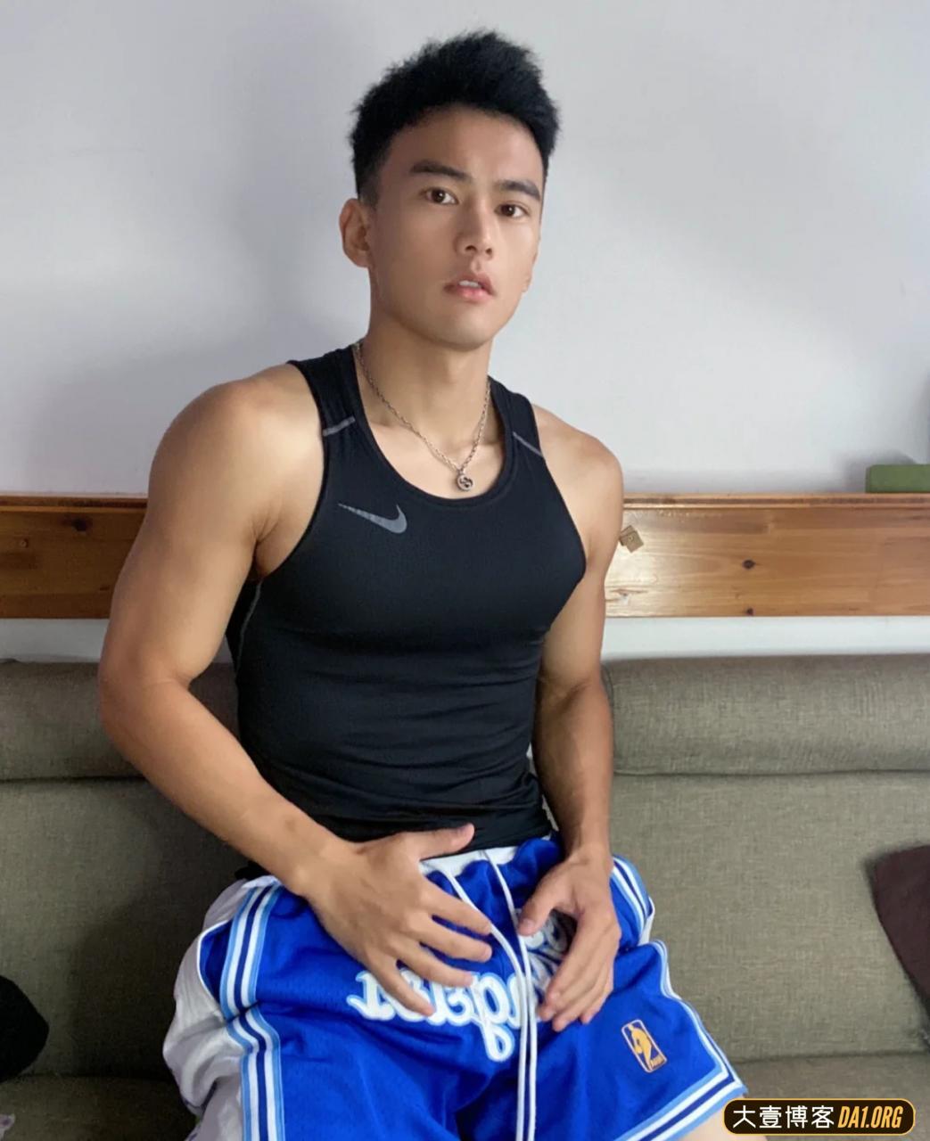 长沙小伙为找对象能有多拼？六年练出一身腱子肉！却依旧单身……