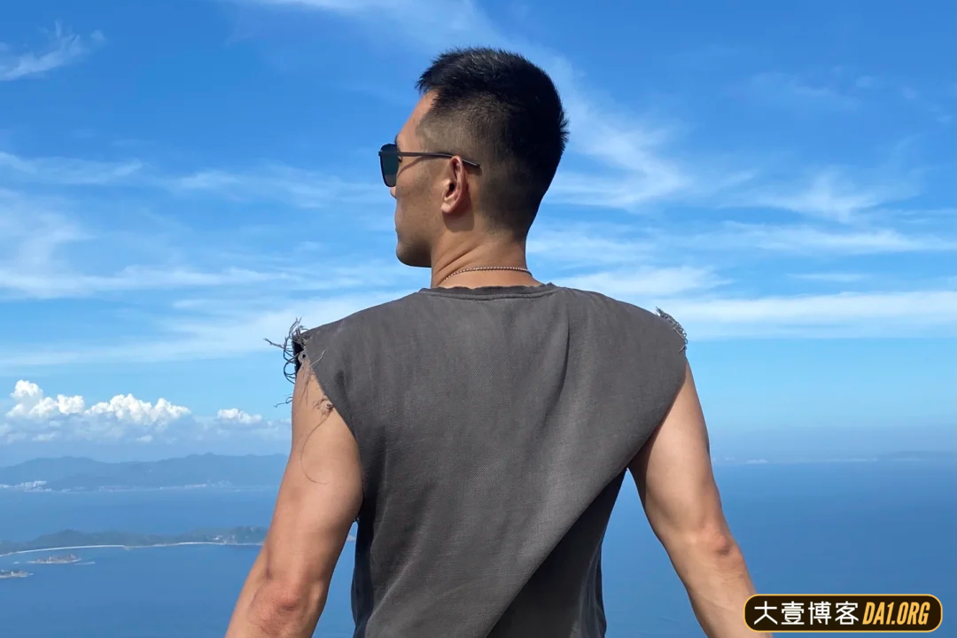 36岁叔系型男拥有八块腹肌后，被人追问是直男吗？-大壹博客