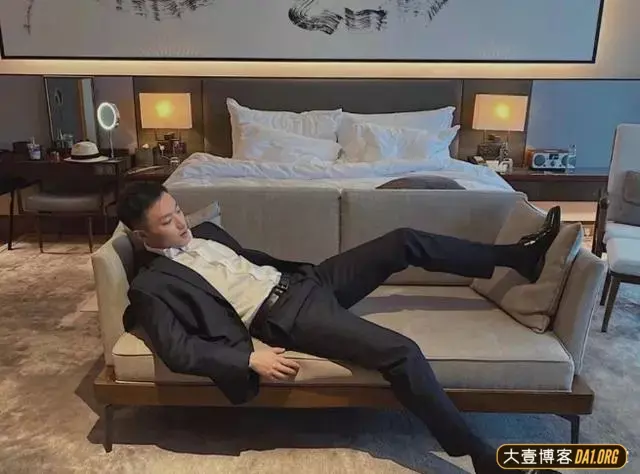 男生最帅正装照,也太帅太A了吧! 男生最帅正装照,也太帅太A了吧!