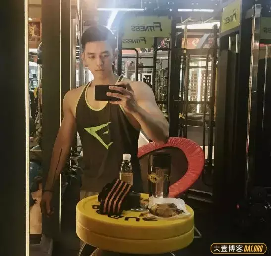2021年啦,让这些精致男生告诉你发型怎么剪才对! 2021年啦,让这些精致男生告诉你发型怎么剪才对!
