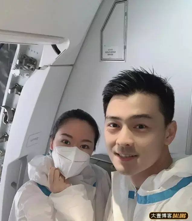中国南航空少小哥哥,弹吉他的样子看起来好温柔呀 中国南航空少小哥哥,弹吉他的样子看起来好温柔呀