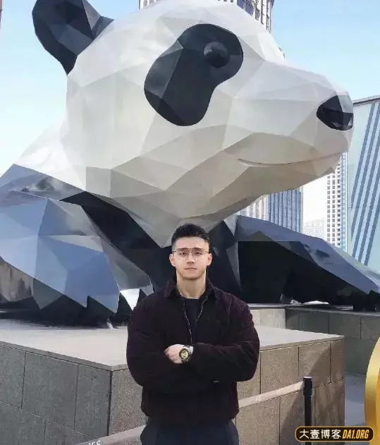 爱自拍的福建小狼狗,一张无辜的娃娃脸,却有着结实的大块肌肉 爱自拍的福建小狼狗,一张无辜的娃娃脸,却有着结实的大块肌肉