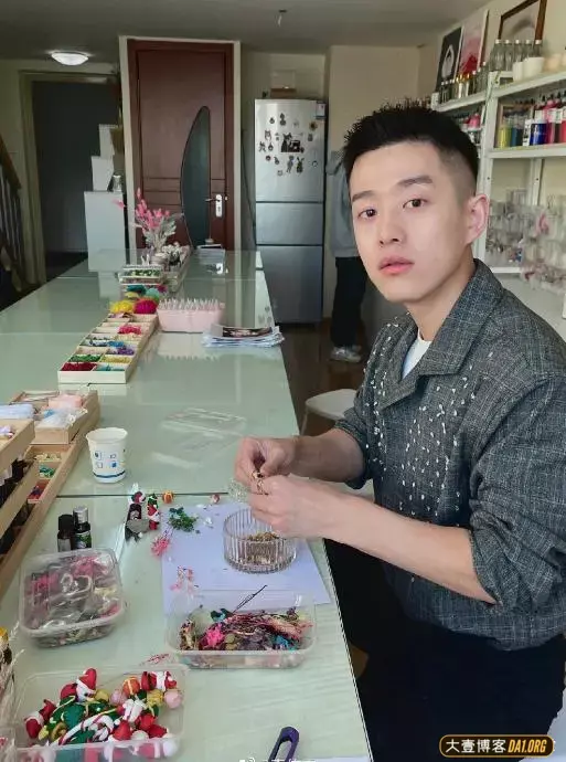 北京92年帅气男生,如果这样一位帅锅在家等你,你今晚会几点回家 北京92年帅气男生,如果这样一位帅锅在家等你,你今晚会几点回家