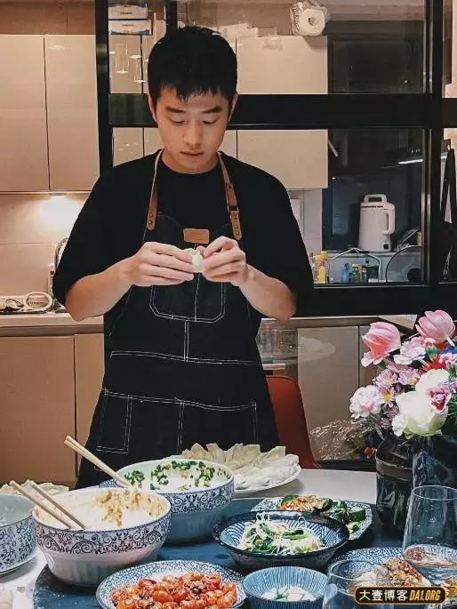 北京92年帅气男生,如果这样一位帅锅在家等你,你今晚会几点回家 北京92年帅气男生,如果这样一位帅锅在家等你,你今晚会几点回家