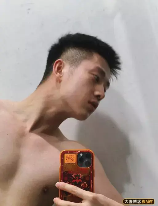 北京92年帅气男生,如果这样一位帅锅在家等你,你今晚会几点回家 北京92年帅气男生,如果这样一位帅锅在家等你,你今晚会几点回家