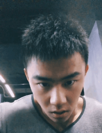 超帅滴滴司机被抓拍火了？这身材，这颜值：是你的新老公吗？