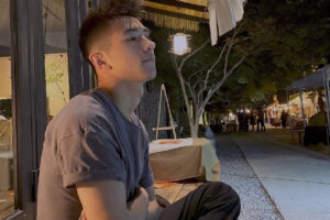 有人花几万打玻尿酸想整成精灵耳，这个犬系男友就生了这么一双！-大壹博客