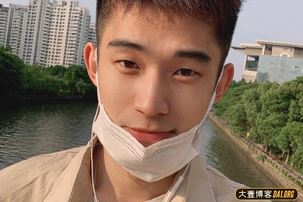 浙江传媒大学的呆萌小帅哥，有一种说不上来的吸引力-大壹博客
