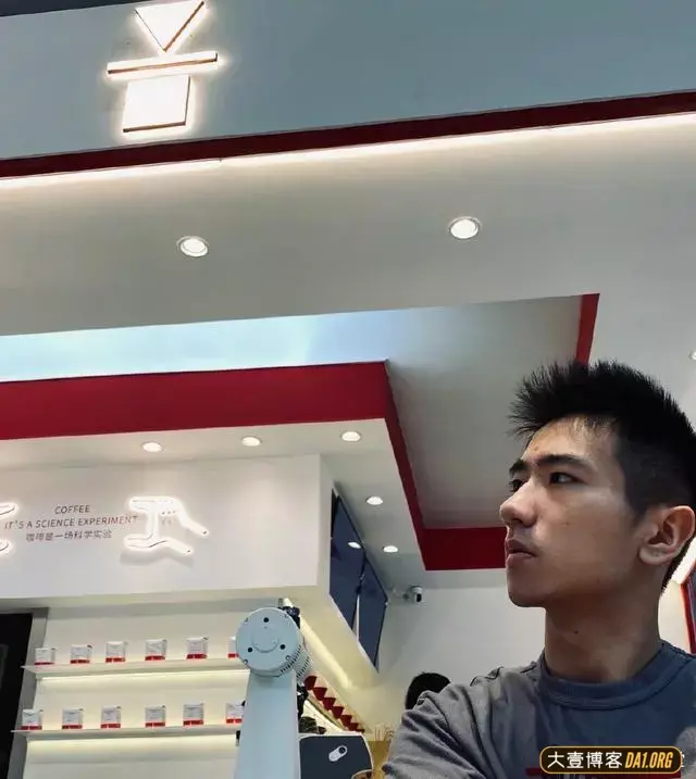 有人花几万打玻尿酸想整成精灵耳,这个犬系男友就生了这么一双! 有人花几万打玻尿酸想整成精灵耳,这个犬系男友就生了这么一双!