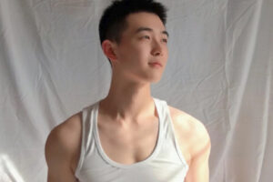 长相秀气的白嫩小鲜肉,清新奶萌的模样很能激起你的保护欲!-大壹博客