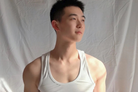长相秀气的白嫩小鲜肉，清新奶萌的模样很能激起你的保护欲！-大壹博客