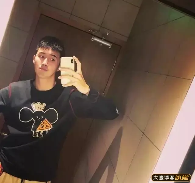 毛发旺盛有味道的足球小哥哥,原生态的青春模样很真实 毛发旺盛有味道的足球小哥哥,原生态的青春模样很真实