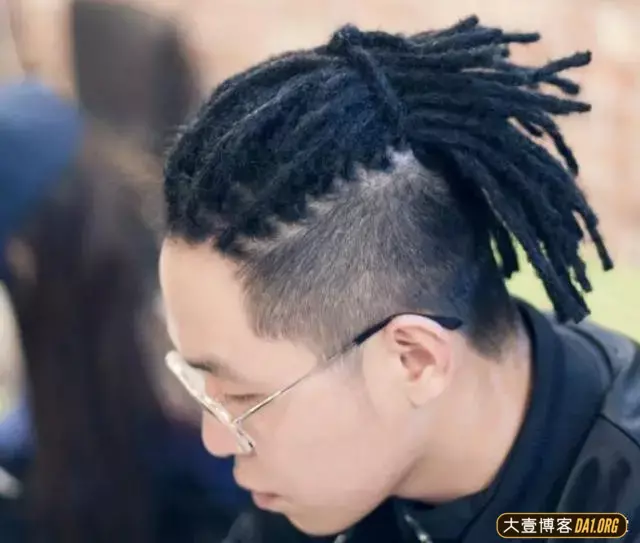 二月二龙抬头理发找不到Tony老师,干脆自己动手! 二月二龙抬头理发找不到Tony老师,干脆自己动手!