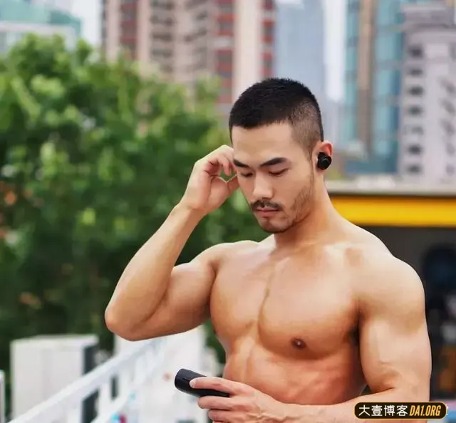 言武当兵的照片,肌肉男言武到底是哪里人? 言武当兵的照片,肌肉男言武到底是哪里人?
