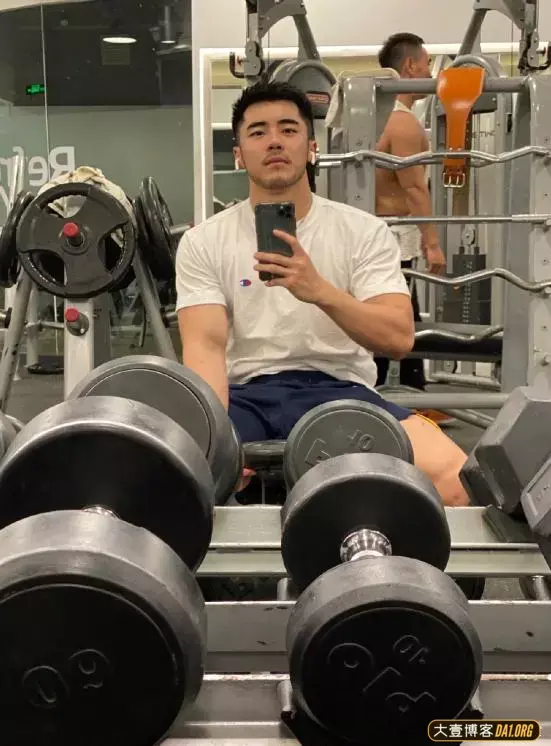 网红桥诘圣出现在央视被打马赛克,了解真相后才知道是虚惊一场 网红桥诘圣出现在央视被打马赛克,了解真相后才知道是虚惊一场