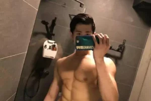 咸蛋家主播贝栋泽，他的肌肉照不能多看，因为很可能会停不下来！-大壹博客