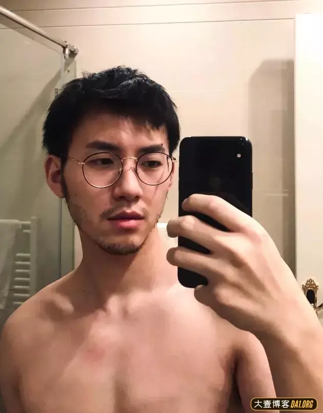 男人留胡子前后,有的人从稚嫩过渡到成熟,有的人就是灾难现场! 男人留胡子前后,有的人从稚嫩过渡到成熟,有的人就是灾难现场!