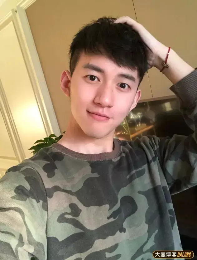 男人留胡子前后,有的人从稚嫩过渡到成熟,有的人就是灾难现场! 男人留胡子前后,有的人从稚嫩过渡到成熟,有的人就是灾难现场!