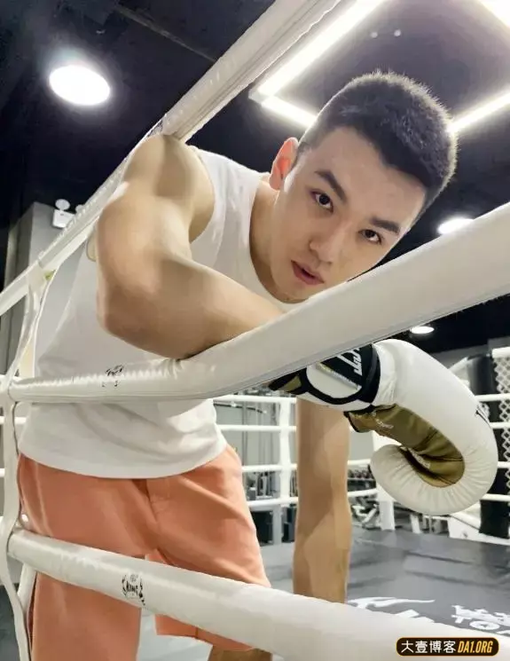 北体大体育生董浩然,长了张偶像剧男主的脸,居家必备系列男友! 北体大体育生董浩然,长了张偶像剧男主的脸,居家必备系列男友!