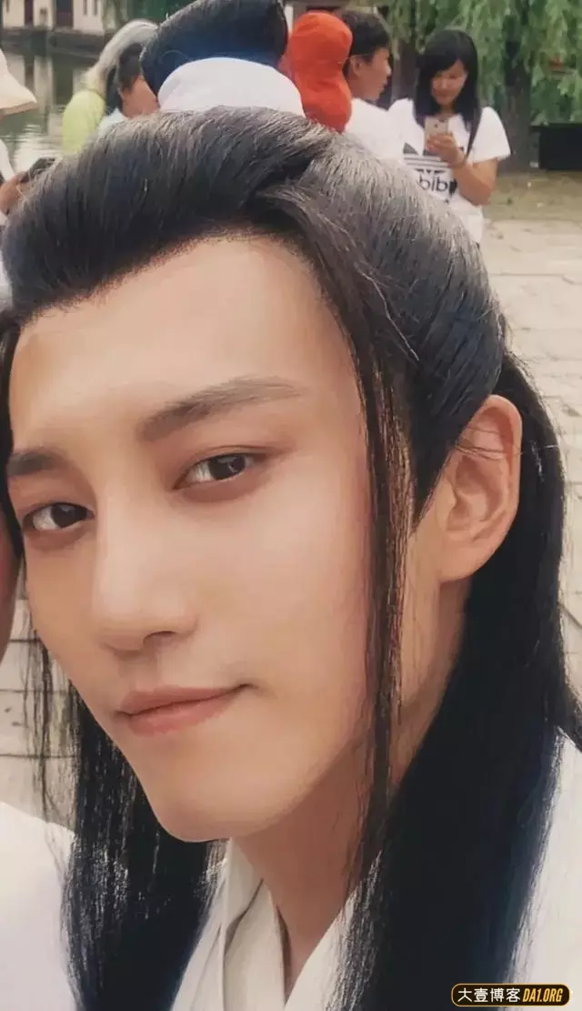 神似黄景瑜的东北肌肉小伙,出道9年,知道他的人却少得可怜! 神似黄景瑜的东北肌肉小伙,出道9年,知道他的人却少得可怜!
