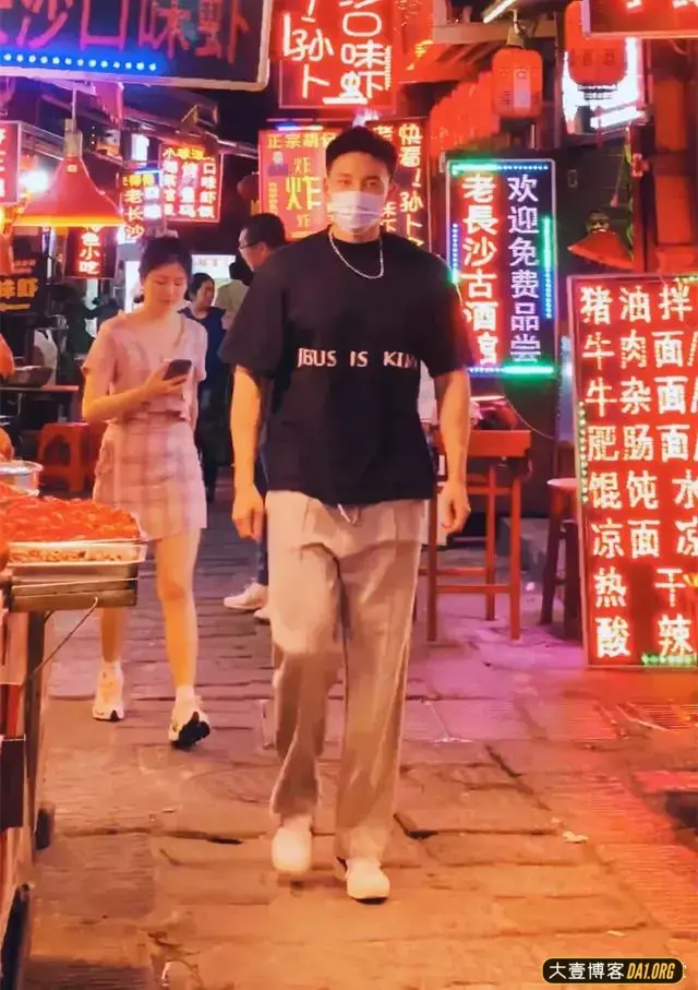 神似黄景瑜的东北肌肉小伙,出道9年,知道他的人却少得可怜! 神似黄景瑜的东北肌肉小伙,出道9年,知道他的人却少得可怜!