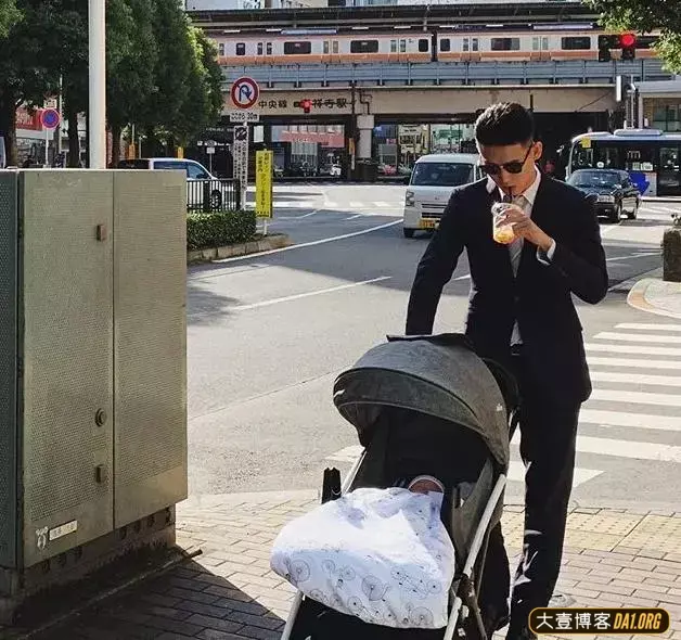 身高180CM的大帅哥当拳击手,事业爱情家庭大丰收! 身高180CM的大帅哥当拳击手,事业爱情家庭大丰收!