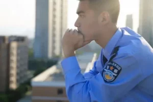 宁波警察小哥因太帅意外走红，千万人被这身制服征服了~-大壹博客