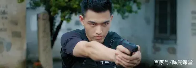 宁波警察小哥因太帅意外走红,千万人被这身制服征服了~ 宁波警察小哥因太帅意外走红,千万人被这身制服征服了~