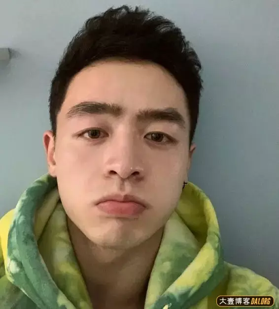 退伍后的兵哥哥转行做肌肉医生,恨不得自己的主治医生就是他! 退伍后的兵哥哥转行做肌肉医生,恨不得自己的主治医生就是他!