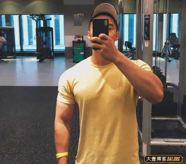 天冷了,男朋友身上哪个部位比较适合取暖呢? 天冷了,男朋友身上哪个部位比较适合取暖呢?