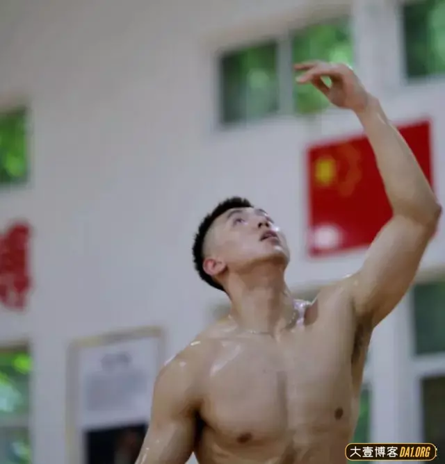 长腿篮球帅哥刘毅,论球技,论颜值,论腹肌,不愧是北体校队队长 长腿篮球帅哥刘毅,论球技,论颜值,论腹肌,不愧是北体校队队长