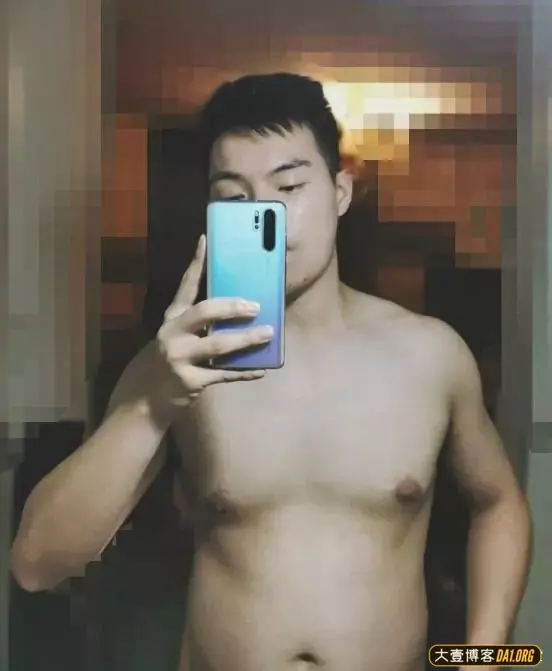 一个阳刚型肌肉帅哥健身前后的变化:估计亲妈都不认识了呢! 一个阳刚型肌肉帅哥健身前后的变化:估计亲妈都不认识了呢!