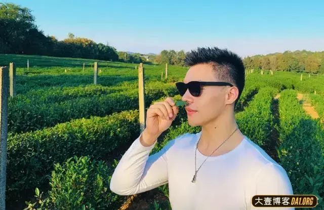 一个阳刚型肌肉帅哥健身前后的变化:估计亲妈都不认识了呢! 一个阳刚型肌肉帅哥健身前后的变化:估计亲妈都不认识了呢!