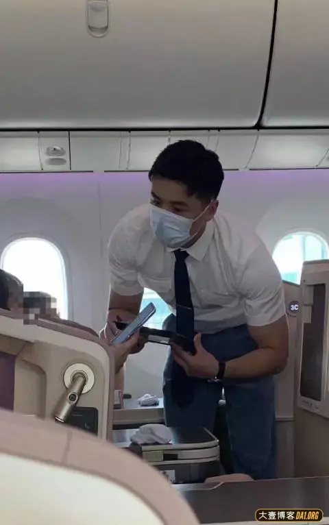 天冷了不想出门,那就窝在沙发里看些野生帅哥开开胃吧! 天冷了不想出门,那就窝在沙发里看些野生帅哥开开胃吧!