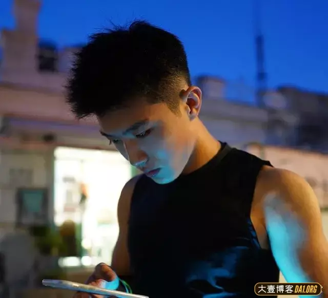 98年哈尔滨体院小哥,眼睛长得特别漂亮,体能真的超厉害 98年哈尔滨体院小哥,眼睛长得特别漂亮,体能真的超厉害