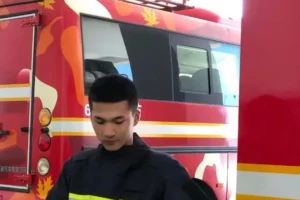 云南大长腿兵哥，穿迷彩的样子不愧为华夏男儿！-大壹博客