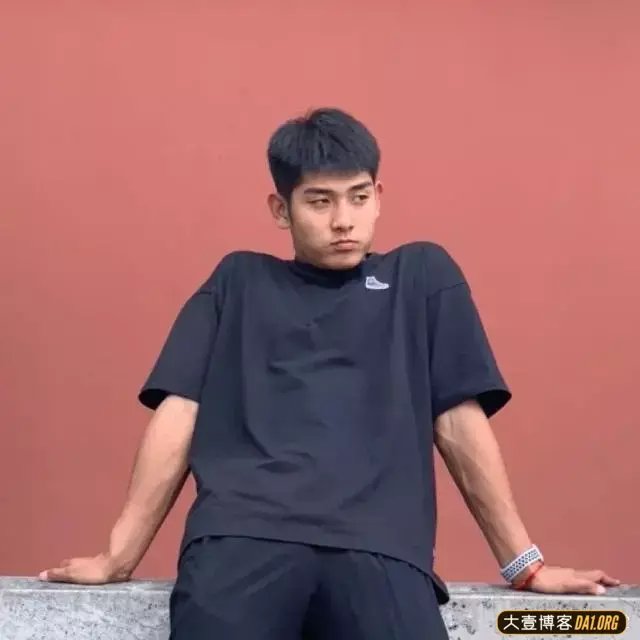 西安体院这位99年的体育生太帅了! 西安体院这位99年的体育生太帅了!