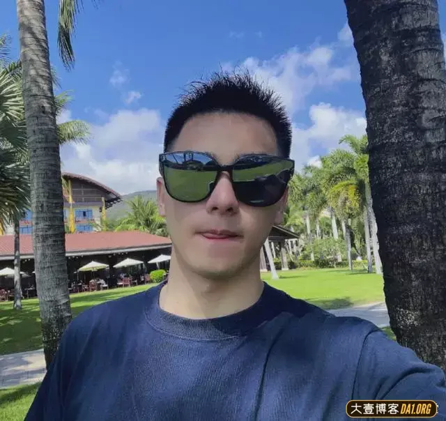 毕业于大连海事大学的乖巧型小帅哥,是做你男朋友的料子吗? 毕业于大连海事大学的乖巧型小帅哥,是做你男朋友的料子吗?