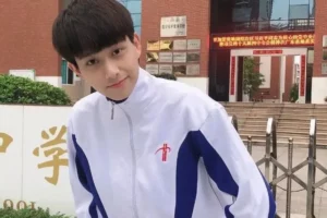 重庆涪陵五中17岁的高三男生因长得太帅火了!-大壹博客