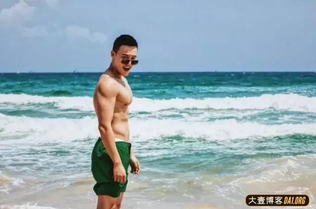 肌肉小哥哥翟宇佳,颜值虽平凡,身材却足够吸睛,阳刚荷尔蒙乱飚 肌肉小哥哥翟宇佳,颜值虽平凡,身材却足够吸睛,阳刚荷尔蒙乱飚