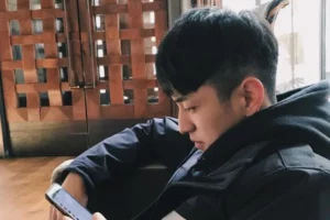 97年的可爱小奶狗帅哥，脱了衣服才发现这明明是只小狼狗呀！-大壹博客