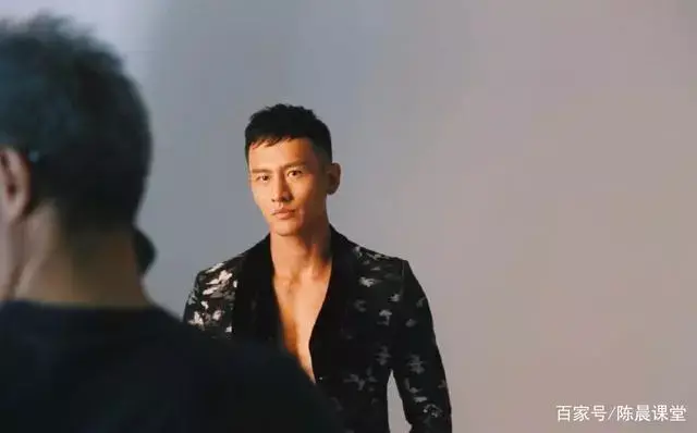 曾是四大名教之一的顾佑明,现转行做演员,一身肌肉还是这么带劲 曾是四大名教之一的顾佑明,现转行做演员,一身肌肉还是这么带劲