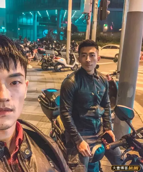 网红健身教练沙岗队长和杨浦队长到底是什么关系? 网红健身教练沙岗队长和杨浦队长到底是什么关系?